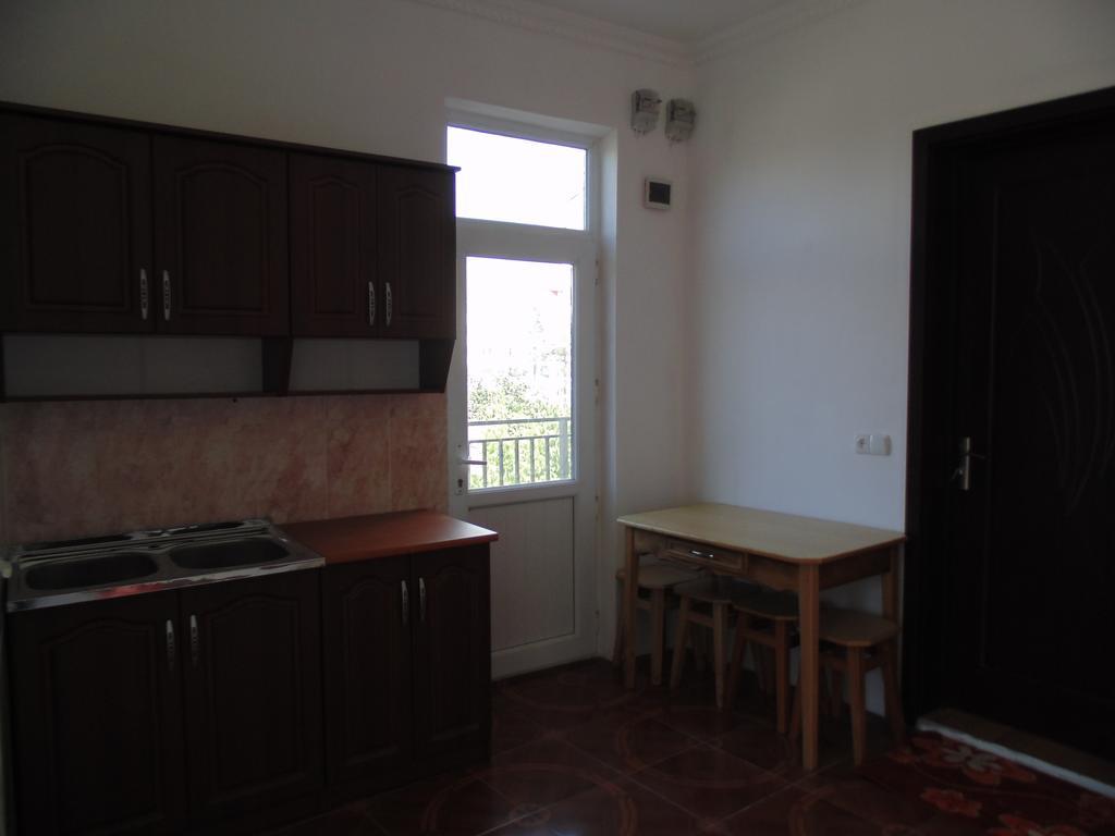 Apartment Merabi باتومي الغرفة الصورة